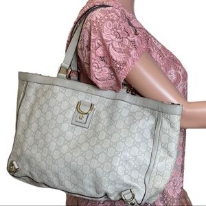 Authentic GUCCI 100% Leather Shoulder Handbag